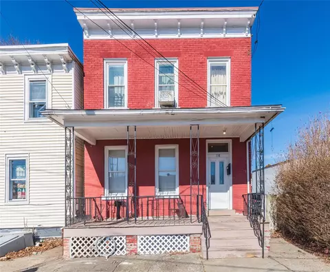 118 Overlook Pl, Newburgh, NY 12550