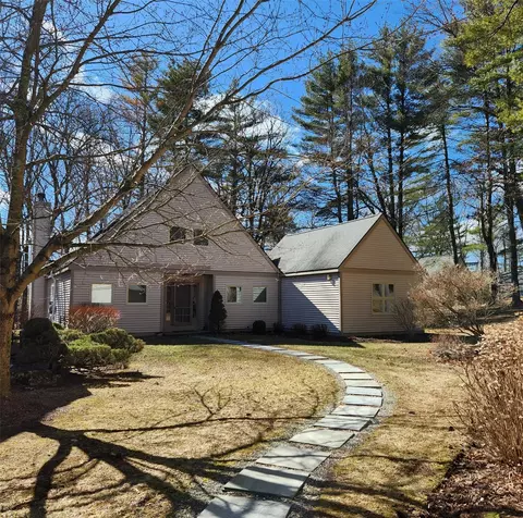 111 Arcadia Dr, Ancramdale, NY 12503