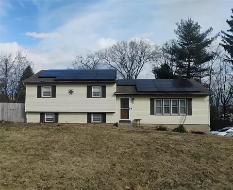 32 Lancer Dr, Newburgh, NY 12550