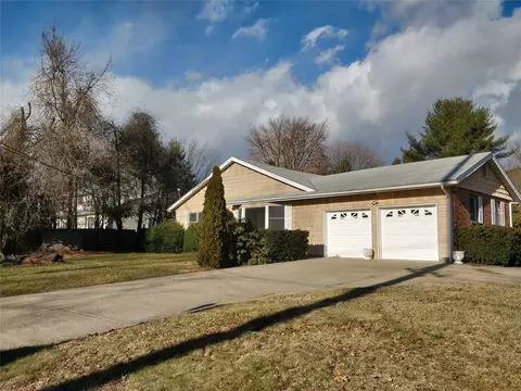 71 Lake Rd, Greenlawn, NY 11740