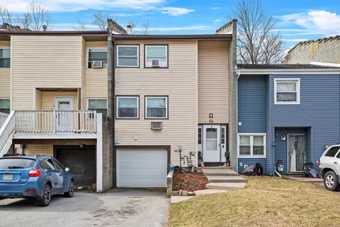 70 Sandburg Ct, Wallkill, NY 10941