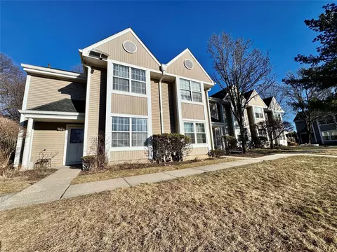 140 Creekside Cir, Ramapo, NY 10977