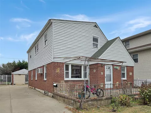 557 E Hudson St, Long Beach, NY 11561
