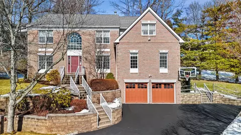 9 Faith Ln, Greenburgh, NY 10502