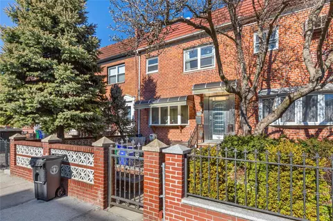 4811 30th Ave, New York, NY 11103