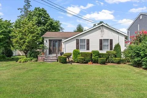 165 N Windhorst Ave, Bethpage, NY 11714