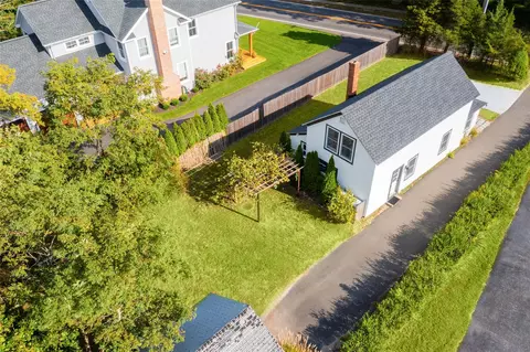 86 Old Country Rd, East Quogue, NY 11942