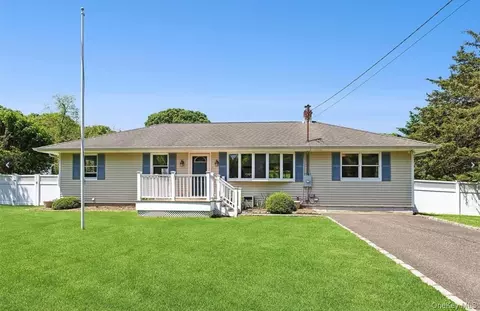 4645 Rocky Point Rd, East Marion, NY 11939