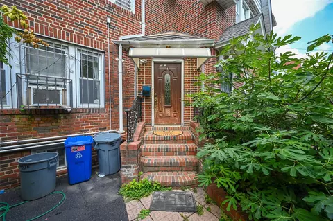 160-17 84 Rd, New York, NY 11432
