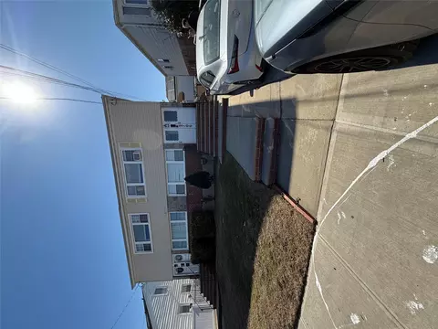 9706 159th Ave, New York, NY 11414