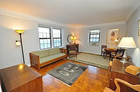 178 Garth Rd #1K, Scarsdale, NY 10583