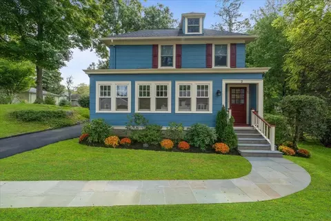 2 Collyer Pl, White Plains, NY 10605