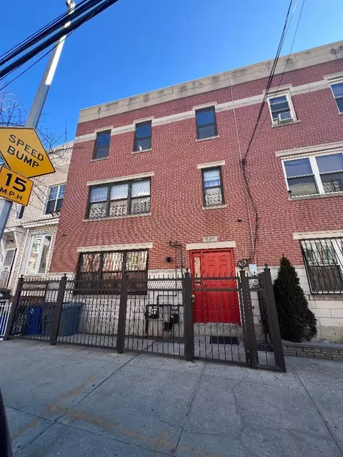646 Saint Anns Ave, New York, NY 10455
