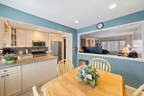 729 Hollywood Ave, New York, NY 10465