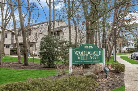 219 F Springmeadow Dr, Holbrook, NY 11741