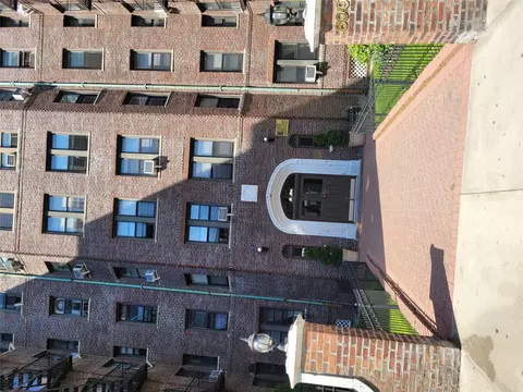 8009 35 Ave S #D3, New York, NY 11372