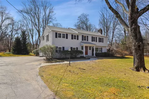 395 Bedford Rd, New Castle, NY 10514