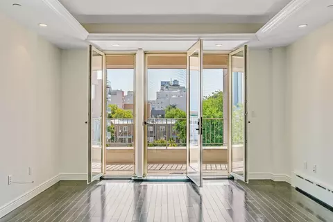 30-11 21st St #4B, New York, NY 11102