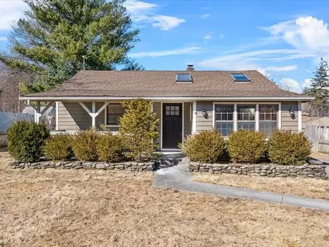 18 Jaeger Dr, Cornwall, NY 12518