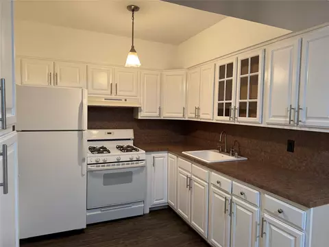 1725 Edison Ave #2D, New York, NY 10461