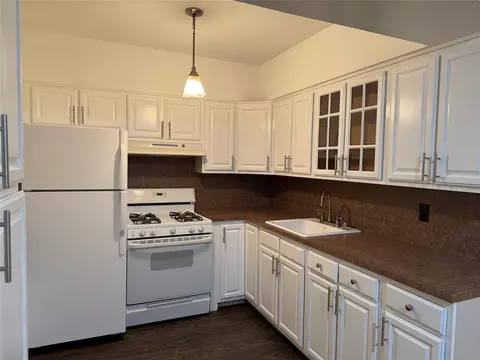 1725 Edison Ave #2D, New York, NY 10461