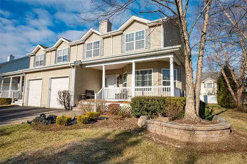 155 Rivendell Ct, Melville, NY 11747