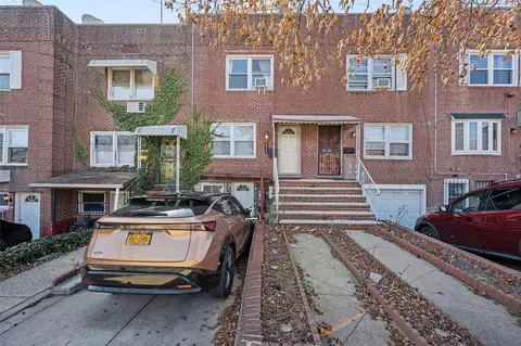 84-102 Austin St, New York, NY 11415