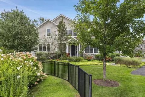19 Carol Ct, Rye Brook, NY 10573