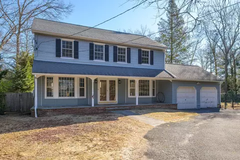 65 Tamarack St, East Northport, NY 11731