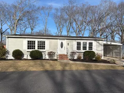 1661 Old Country #465, Riverhead, NY 11901