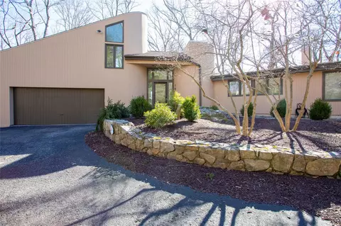 109 Mustato Rd, Katonah, NY 10536