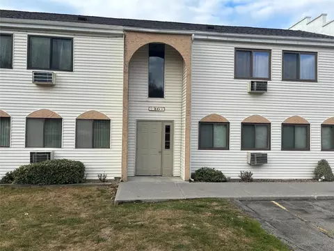 16 Scarborough Ln # C, Wappinger, NY 12590