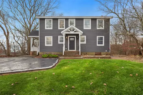 22 Hickory Ave, Farmingville, NY 11738