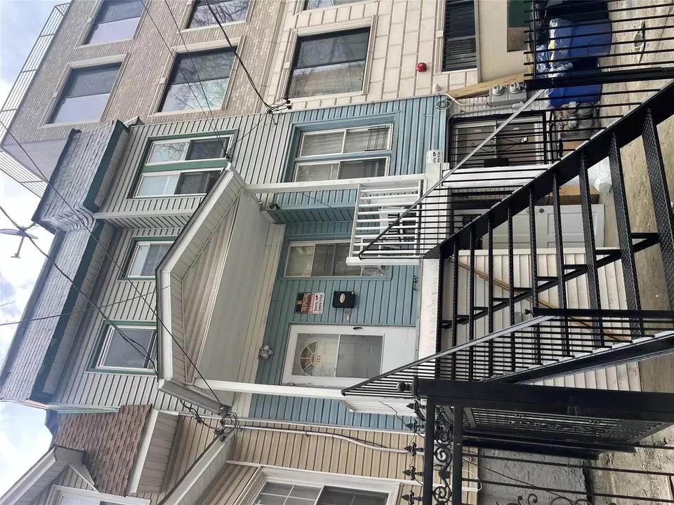 Exterior - 1303 Shakespeare Ave, New York, NY 10452 photo 4 of 7