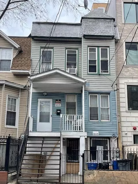 Exterior - 1303 Shakespeare Ave, New York, NY 10452 photo 2 of 7