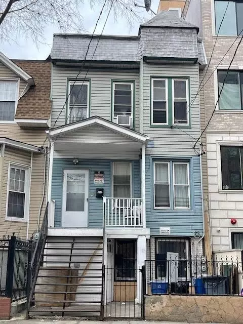 Exterior - 1303 Shakespeare Ave, New York, NY 10452 photo 1 of 7