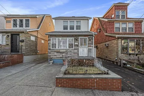 59-20 Parsons Blvd, New York, NY 11365