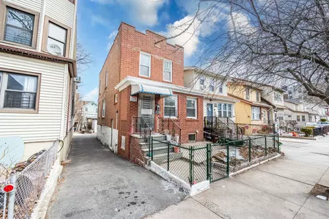 1736 Jarvis Ave, New York, NY 10461