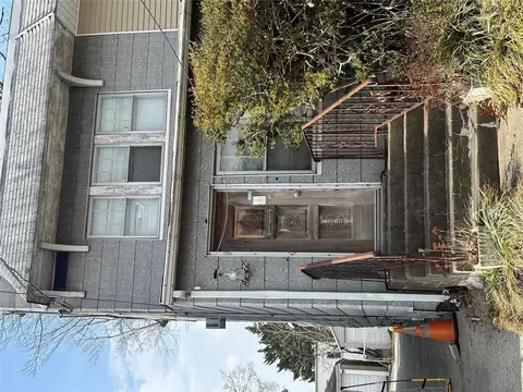 4322 249th St, Douglaston, NY 11363
