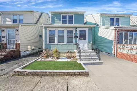 8054 161st St, Jamaica, NY 11432