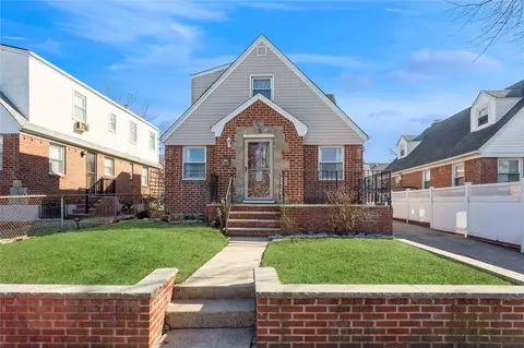 8235 Little Neck Pkwy, Glen Oaks, NY 11004