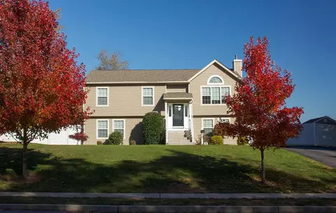 59 Havemeyer Ln, Commack, NY 11725