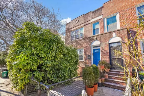 23-80 28 St, Astoria, NY 11105