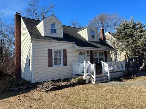 13 Irving Johnson St, East Northport, NY 11731