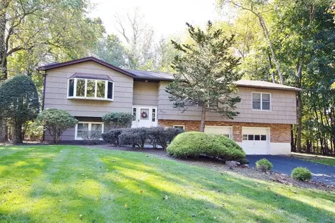 247 Congers Rd, Clarkstown, NY 10956