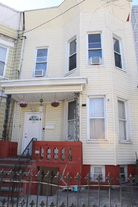120 Shepherd Ave, Brooklyn, NY 11208