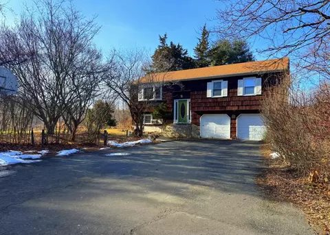 4 Dogwood Ln, Southeast, NY 10509
