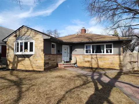 24429 87th Ave, New York, NY 11426