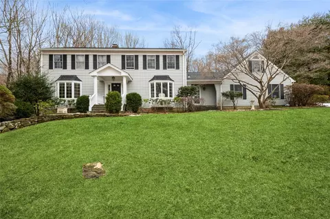 70 Indian Hill Rd, Mount Kisco, NY 10549