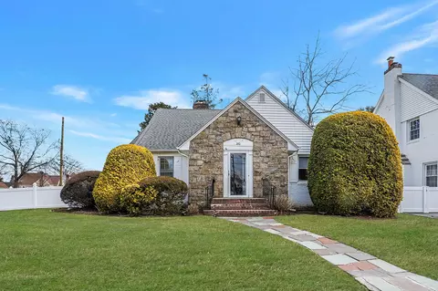 161 Ingraham Blvd, Hempstead, NY 11550